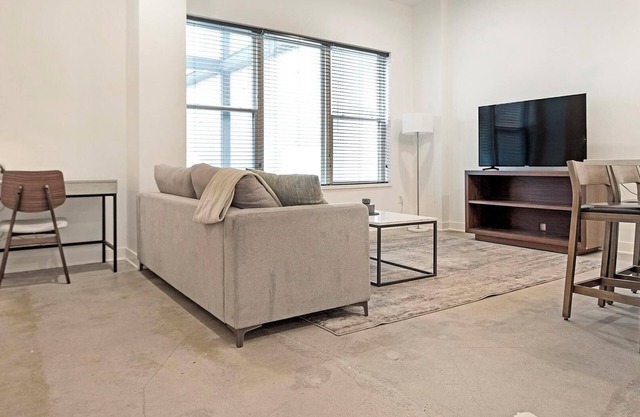 Landing | Incredible 1BD, Rooftop Lounge