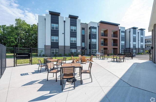 Landing | Modern 1BD, Gym, Clubhouse