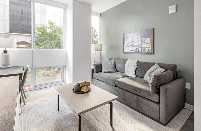 Landing | Modern Studio, Gym, Rooftop Lounge