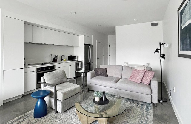 Landing | Spectacular Studio, Game Room, Gym
