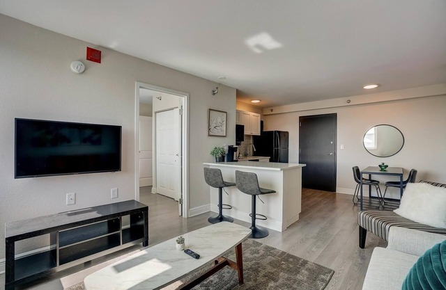 Landing | Spectacular 1BD, Pool, Gym
