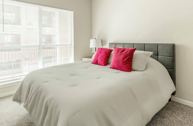 Landing | Spectacular 1BD, Clubhouse, Pool