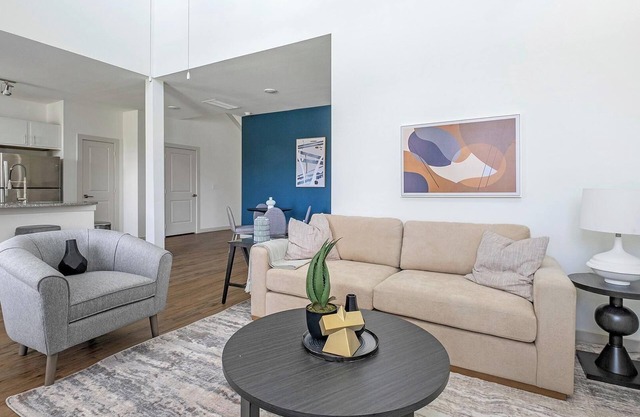 Landing | Spectacular 3BD, Gym, Pool