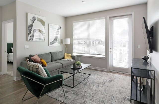 Landing | Spectacular 2BD, Gym, Pool