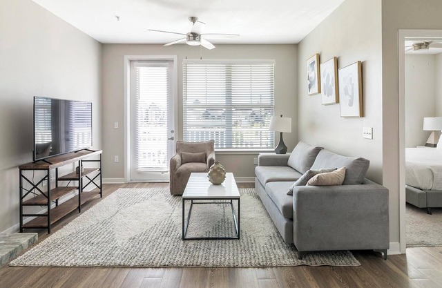 Landing | Stylish 2BD, Pool, Gym