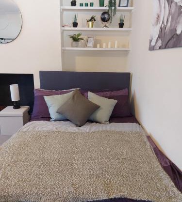 Large 4 bedrooms golders green
