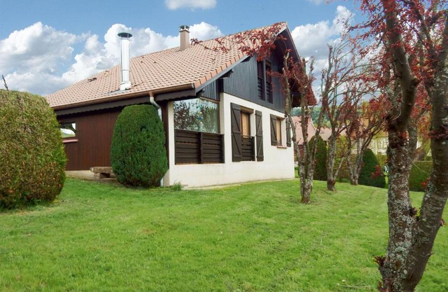 Large and cosy chalet beautiful surroundings