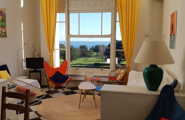 Large Art Deco duplex in Pen Guen, superb sea view and Saint Cast golf course