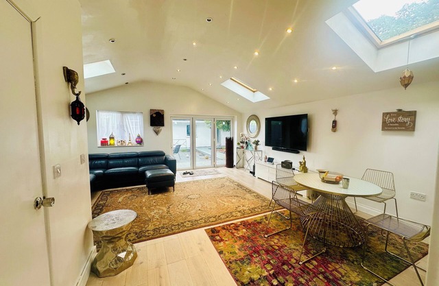 Large Beautiful 5 BED Home in LONDON