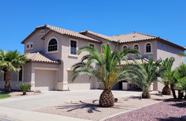 Large Beautiful Golf Course Home with Backyard Oasis!