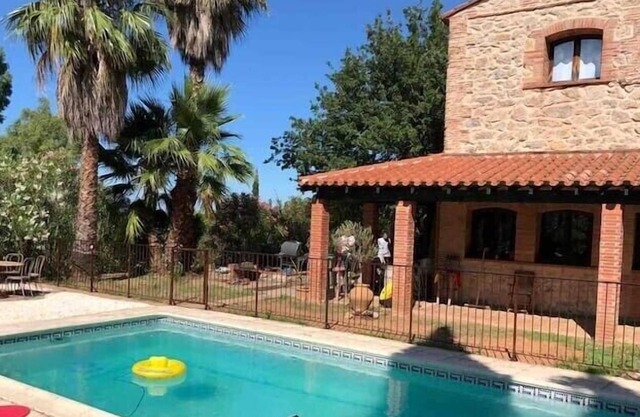 Large Catalan farmhouse ideal for families