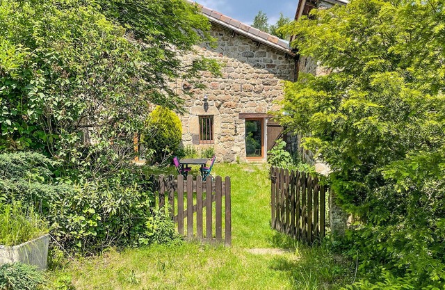Large, comfortable farmhouse on the edge of the forest with panoramic views of the valley.