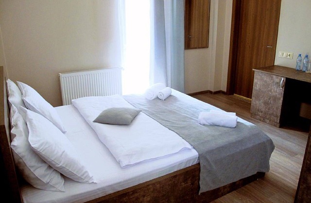 Large Double Room #4