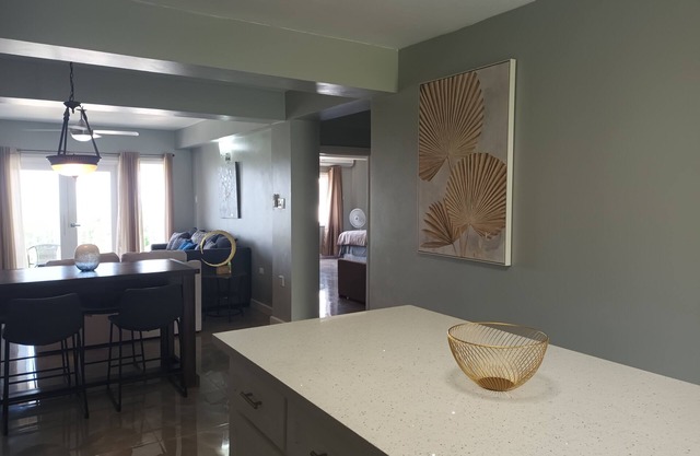 Large Family 2 bedroom 2 bathroom apartment in Ironshore. Kitchen. Pool, lounge