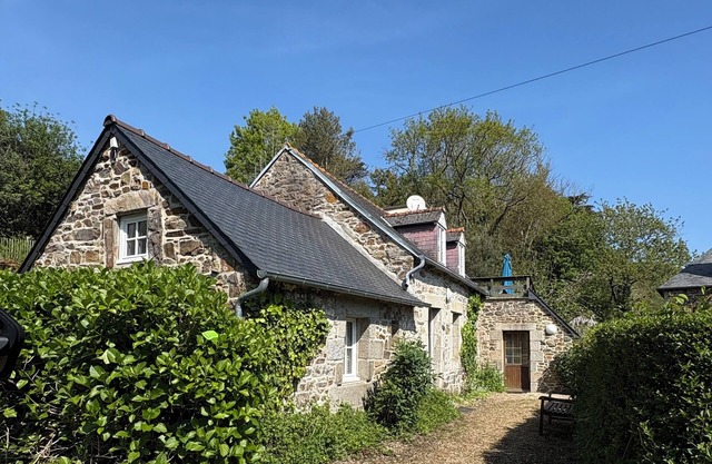 Large fisherman's house, in a green setting and 150m from the sea🏝️
