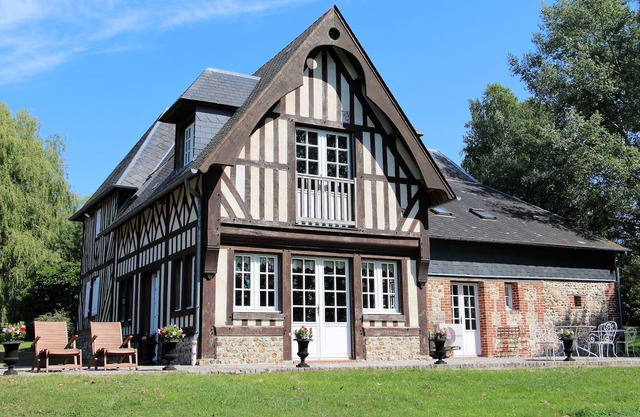 Large Norman gîte and small outbuilding