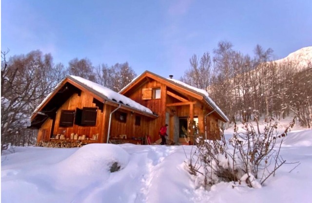 Large, quiet and confortable chalet, middle of nature, easy to access.