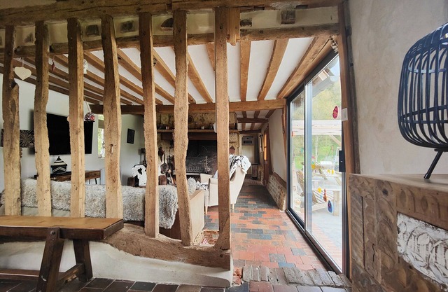 Large renovated Normandy farmhouse in the heart of the Auge region