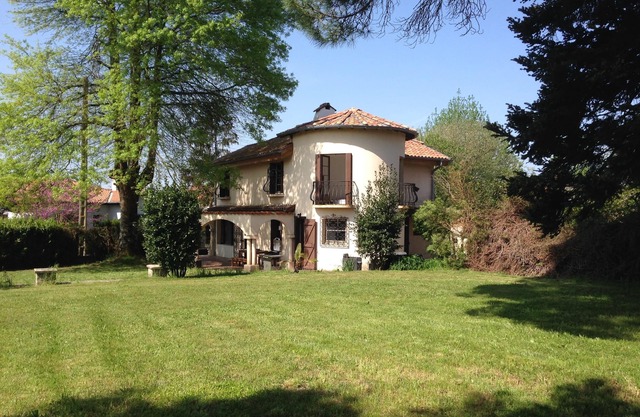 LARGE FAMILY HOME 15 MINUTES FROM THE BEACHES OF HOSSEGOR CAPBRETON SEIGNOSSE