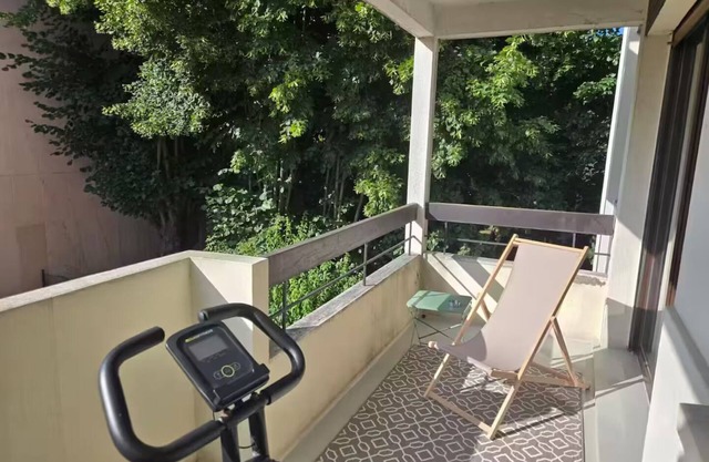 Large fully equipped studio with terrace