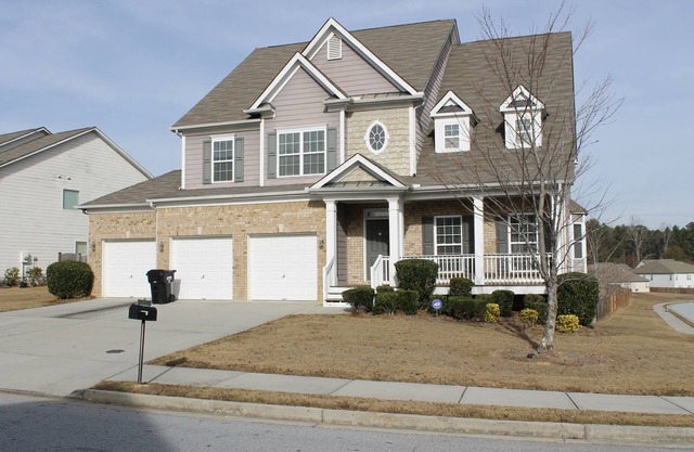 Large Home 20 Minutes From Atlanta