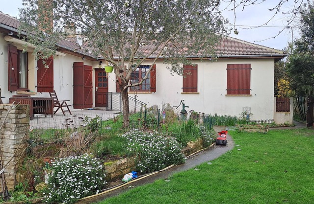 Large House With Garden Close Olympics and Paris