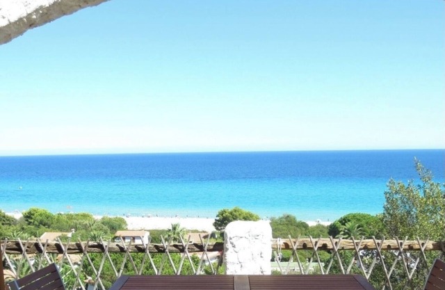 Large panoramic apartment, beautiful sea view.