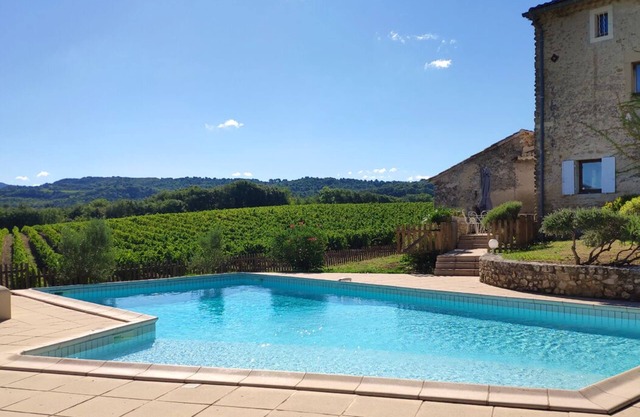 Large Provençal House, stunning views, quiet