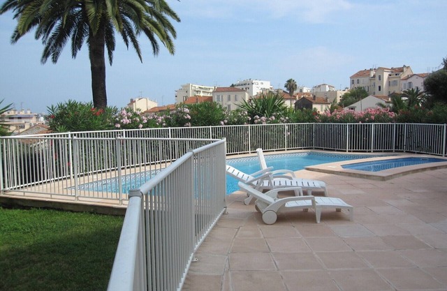 Large T2, central, terrace, air conditioning, swimming pool, garage, Wifi