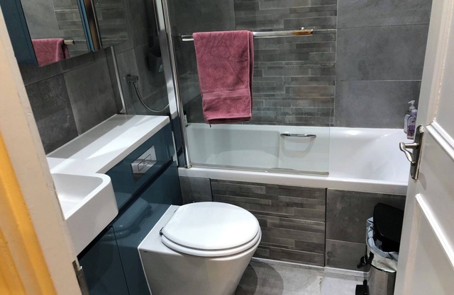 LARGE TWO BEDROOM FLAT AT CENRAL MUSSWELLHILL-LONDON
