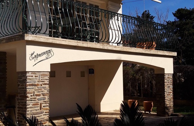 Large villa with garden in a quiet location at the foot of the Albères mountains