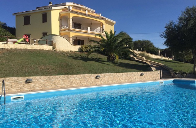 Large villa with private pool and jacuzzi