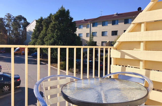 Larger Studio Unit in Griffith with Free Wi-Fi + Parking