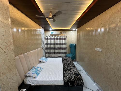 Lari Guest House