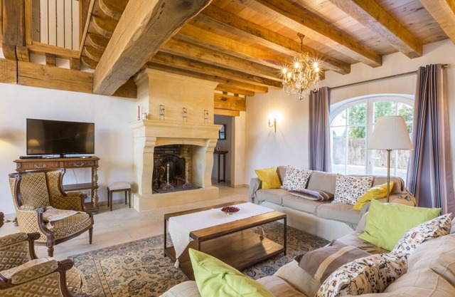 Lartigue - Four Bedroom Villa, Sleeps 8