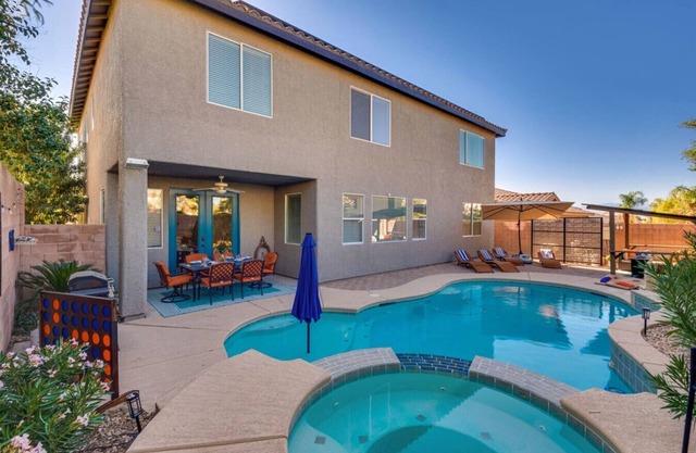 Las Vegas Luxury Villa: Pool, Hot Tub & Games