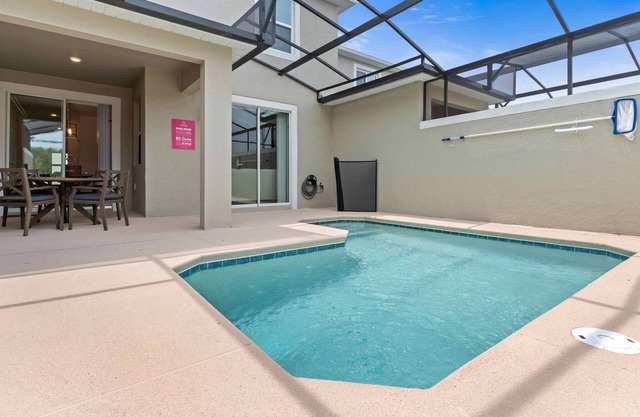 Last Minute Disney Getaway! Townhouse with Private Pool. Book Now! #97457