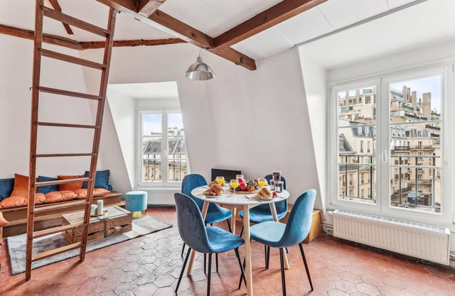 Latin Quarter with Mezzanine - CityApartmentStay