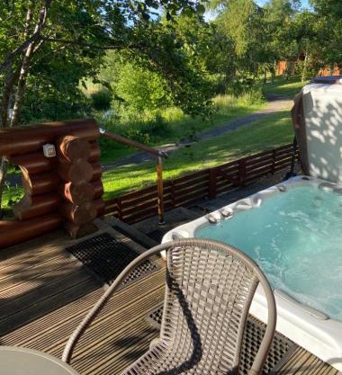 Laura's Lodge Hot Tub Log Cabin, Felmoor Park, Morpeth, Northumberland