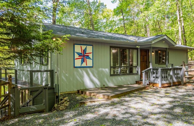 Laurel Creek Cottage - Fenced Yard, River Sounds! Screened Porch - VIEW - Fiber WIFI
