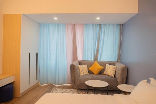 Laurell Hill Suites, Upper Hill