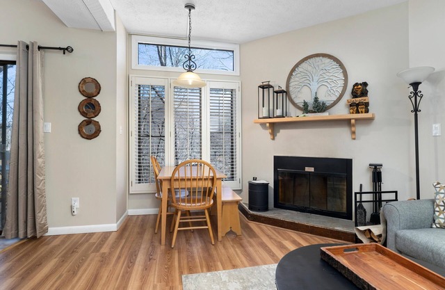 Laurelwood 84 with Wintergreen Advantage