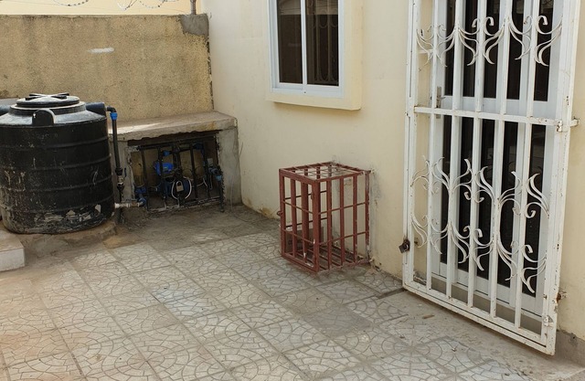Lav's Place. Lovely fresh 2 bedroom Town House
