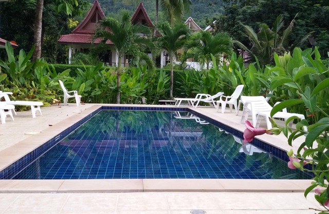 Lavender 4 bedroom ocean view villa