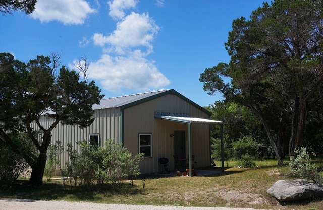 Lavender - Private Getaway with Horseshoes, Stargazing, and Walking Trails