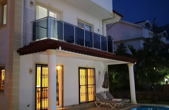 LAZY DAZE 3 BED VILLA WITH LARGE PRIVATE POOL - STUNNING VIEWS - QUIET LOCATION