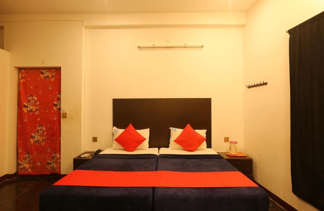 Le Apex Inn