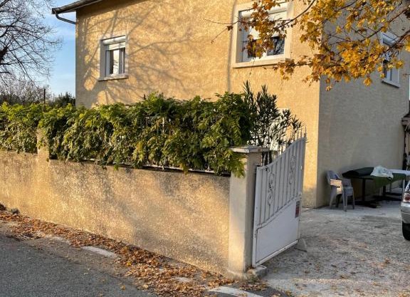 -LE BOURDEAU- CHARMANTE VILLA JONAGE 15 min de LYON