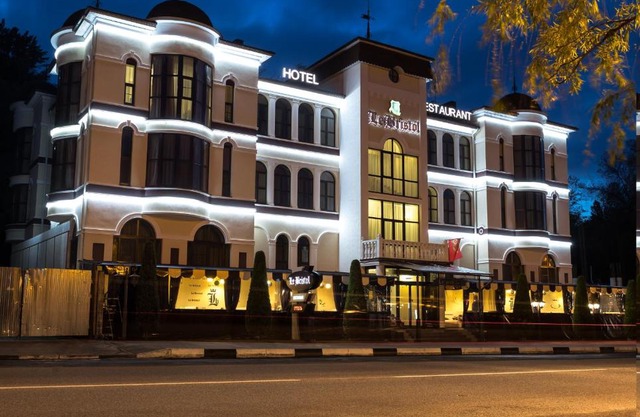 Le Bristol Hotel