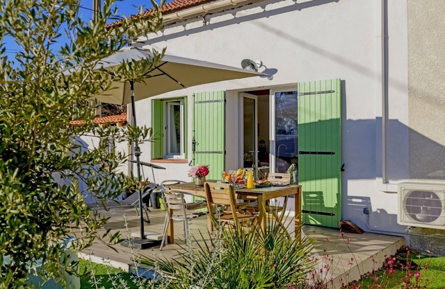 Le Cabanon de Virginie with garden and terrace